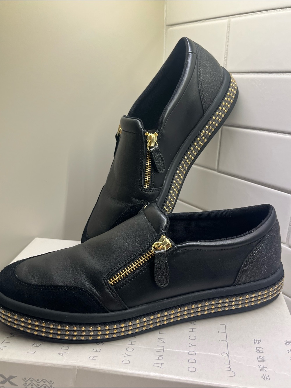 Geox Leelu Black Leather Gold Zip Slip-On Sneakers Women’s 10.5